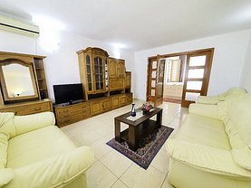 Apartament de vânzare 3 camere, în Piteşti, zona Banat