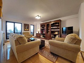 Apartament de vânzare 3 camere, în Brasov, zona Brasovul Vechi