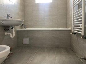 Apartament de vânzare 2 camere, în Braşov, zona Bartolomeu