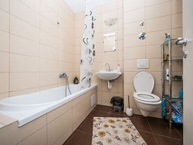 Apartament de vânzare 2 camere, în Braşov, zona Bartolomeu