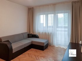 Apartament de vânzare 3 camere, în Braşov, zona 13 Decembrie