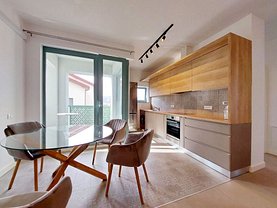 Apartament de închiriat 3 camere, în Brasov, zona Centrul Istoric