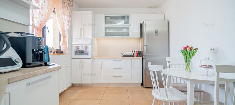 Penthouse mobilat si utilat, cu terasa spatioasa - imaginea 0 + 1