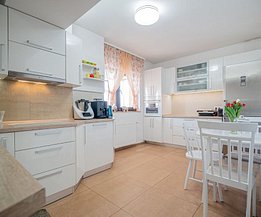 Apartament de vânzare 5 camere, în Braşov, zona Vlahuţă