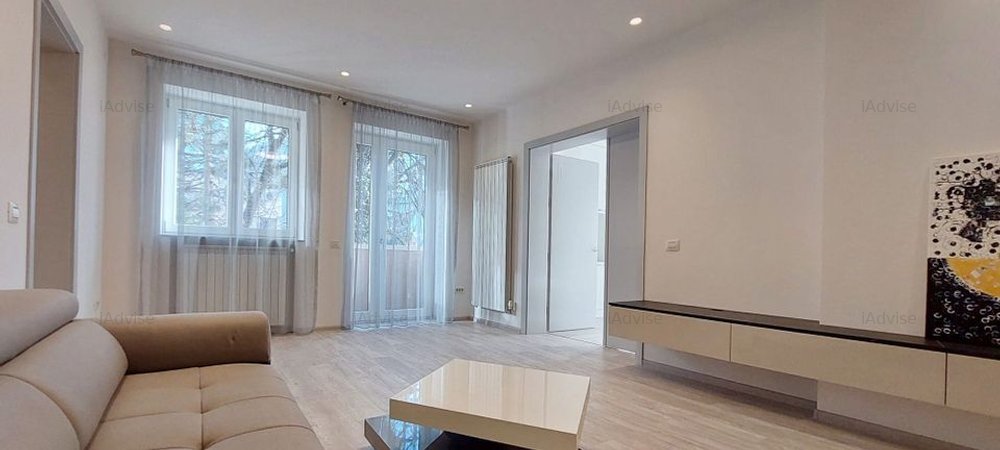 Apartament 4 camere in Vila, Ultracentral - imaginea 0 + 1
