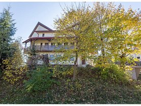 Casa 8 camere în Fundata