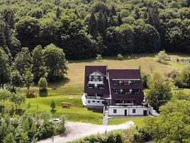 Casa de vânzare 15 camere, în Bran