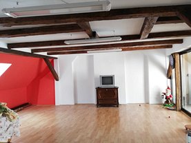 Casa de închiriat 5 camere, în Braşov, zona Centrul Istoric