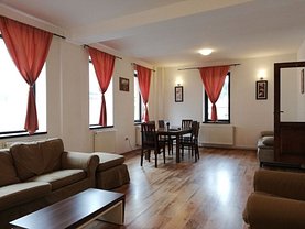 Casa de închiriat 4 camere, în Braşov, zona Schei