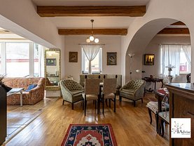 Casa de vânzare 9 camere, în Sânpetru