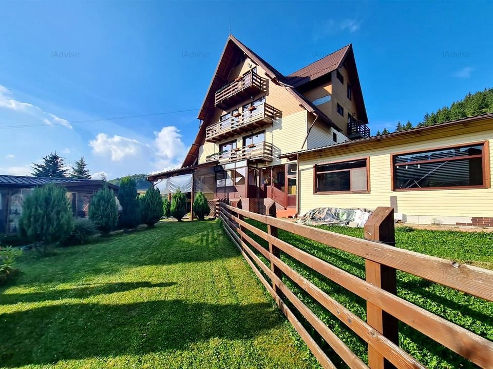 Vila generoasa cu view de vanzare in Fundata