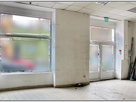 Vânzare spaţiu comercial