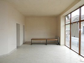 Închiriere spaţiu comercial