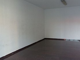 Vânzare spaţiu comercial