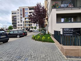 Vânzare spaţiu comercial