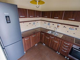 Apartament de închiriat 3 camere, în Sibiu, zona Calea Dumbrăvii