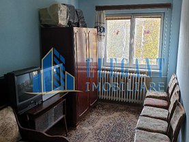 Apartament de vânzare 3 camere în Craiova, 1 Mai