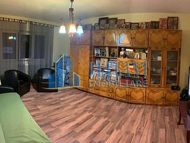 Apartament de vânzare 3 camere, în Craiova, zona Rovine