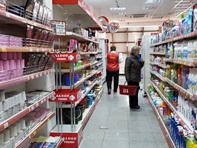 Vânzare spaţiu comercial