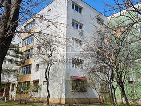 Apartament de vânzare 3 camere, în Bucuresti, zona Berceni