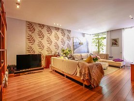 Apartament de vânzare 3 camere, în Bucureşti, zona Central