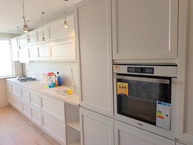 Apartament de vânzare 3 camere, în Bucuresti, zona Vatra Luminoasa