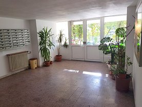 Apartament de vânzare 3 camere, în Bucuresti, zona Vatra Luminoasa