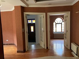 Casa de vânzare 11 camere, în Bucuresti, zona P-ta Victoriei