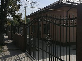 Casa de vânzare 3 camere, în Pantelimon, zona Central