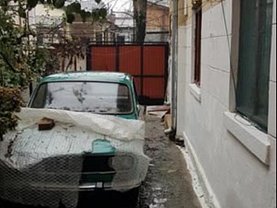 Casa de vânzare 3 camere, în Bucureşti, zona Decebal