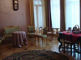 Casa de vânzare 10 camere, în Bucureşti, zona Eroii Revoluţiei
