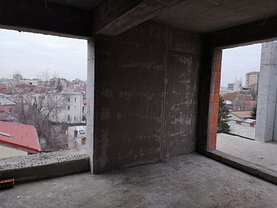 Apartament de vânzare 3 camere, în Bucuresti, zona Stefan cel Mare