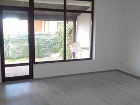 Casa de închiriat 5 camere, în Otopeni, zona Central