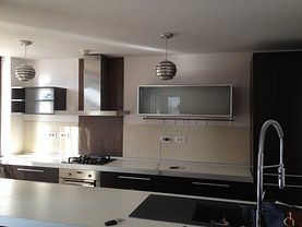 Casa de vânzare 5 camere, în Bucuresti, zona Sisesti