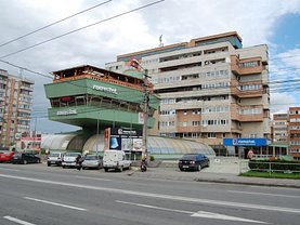 Vânzare spaţiu comercial