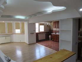 Apartament de vânzare 3 camere, în Bucureşti, zona Pantelimon