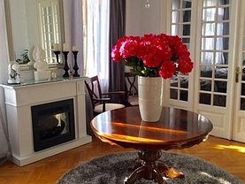 Apartament de închiriat 3 camere, în Bucureşti, zona Universitate