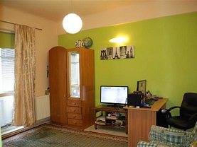 Apartament de vânzare 4 camere, în Bucureşti, zona Universitate