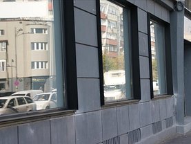 Închiriere spaţiu comercial