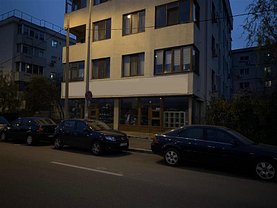 Închiriere spaţiu comercial