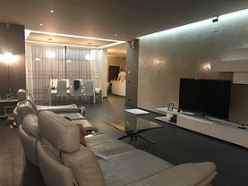 Casa de vânzare sau de închiriat 9 camere, în Cernica
