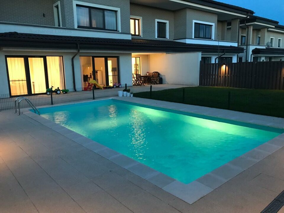 Oxford Gardens 6 bedrooms swimming pool partially furnished