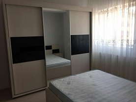 Apartament de închiriat 3 camere, în Rosu