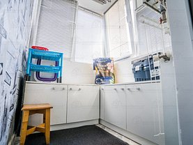 Apartament de vânzare 3 camere, în Bucureşti, zona Brâncoveanu