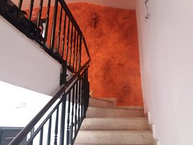 Casa de închiriat 6 camere, în Joita