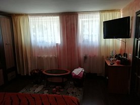 Apartament de închiriat 4 camere, în Brasov, zona Central