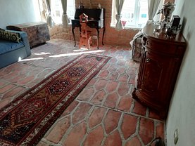 Apartament de închiriat 3 camere, în Brasov, zona Centrul Istoric