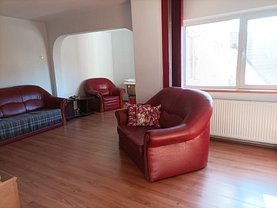 Apartament de vânzare 4 camere, în Braşov, zona Centrul Civic