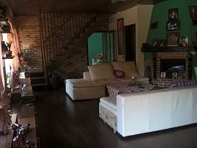Casa de vânzare 8 camere, în Ghimbav, zona Central