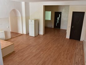 Casa de închiriat 8 camere, în Brasov, zona Bartolomeu